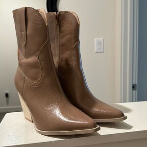Toffee colored boots! Size 7